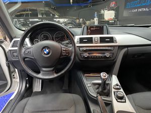 BMW Serie 3 318d Berlina - Foto 13