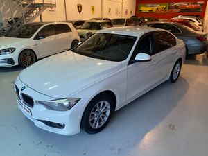 BMW Serie 3 318d Berlina - Foto 31