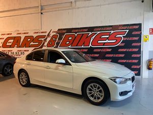 BMW Serie 3 318d Berlina - Foto 11