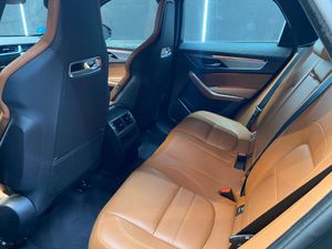 Jaguar F-Pace 2.0 I4 PHEV 404PS AWD Auto RDynamic SE - Foto 28