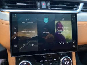 Jaguar F-Pace 2.0 I4 PHEV 404PS AWD Auto RDynamic SE - Foto 14