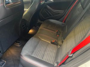 Mercedes GLA 220 d 4MATIC 7G-DCT - Foto 9