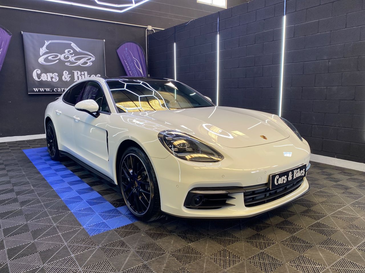 Porsche Panamera 4 E-Hybrid Executive - Foto 1