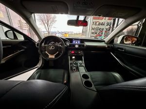 Lexus IS 300h Hybrid   - Foto 15