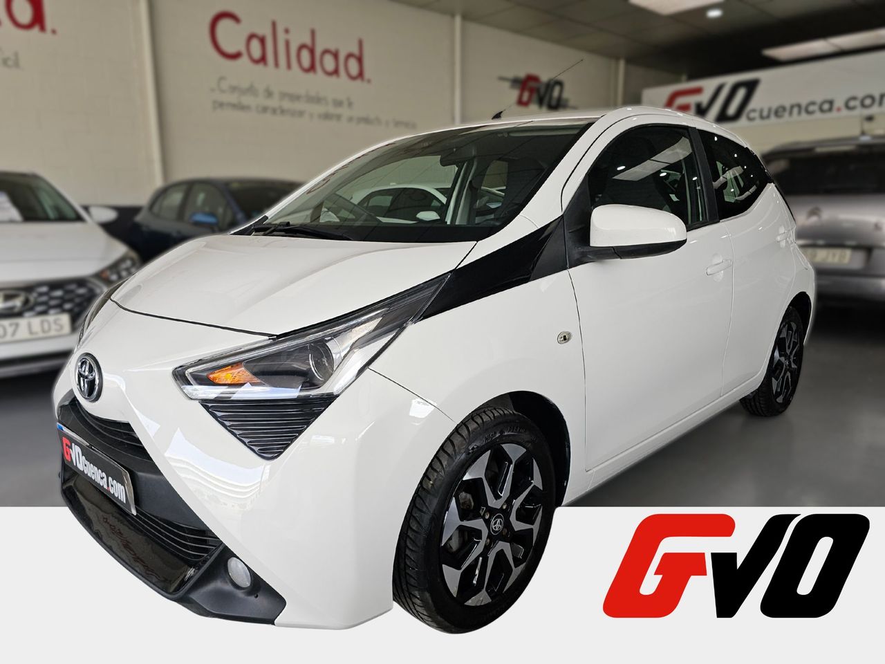 Toyota Aygo 1.0 VVTI 70 CV X-PLAY   - Foto 1
