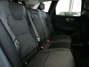 Volvo XC60 2.0 B4 MILD HYBRID D CORE 200 CV - Foto 15