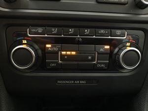 Volkswagen Golf 1.6 TDI 105 CV - Foto 19