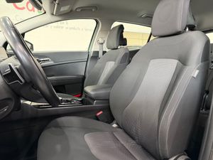 Kia Sportage 1.6 T-GDI PHEV 265 CV DRIVE 4X4 - Foto 13
