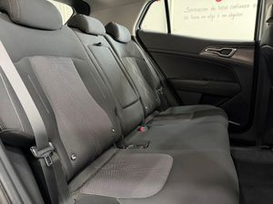 Kia Sportage 1.6 T-GDI PHEV 265 CV DRIVE 4X4 - Foto 16