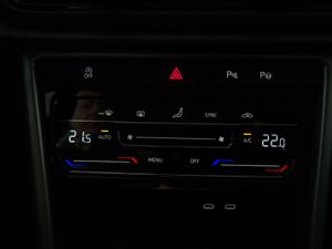 Volkswagen T-Roc 1.5 TSI 150 CV DSG LIFE - Foto 26