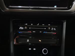 Volkswagen Touran 2.0 TDI 122 CV ADVANCE - Foto 26