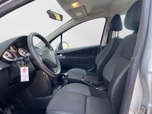 Peugeot 207 1.4 URBAN - Foto 12