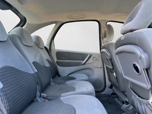Citroën Xsara Picasso 1.6 HDi 92 LX Plus - Foto 16