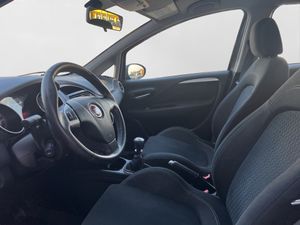 Fiat Punto 1.2 8v Easy 69 CV S&S Gasolina - Foto 9