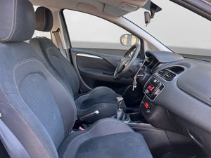 Fiat Punto 1.2 8v Easy 69 CV S&S Gasolina - Foto 12