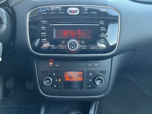 Fiat Punto 1.2 8v Easy 69 CV S&S Gasolina - Foto 13