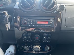 Dacia Duster Laureate 1.6 105 E5 - Foto 15