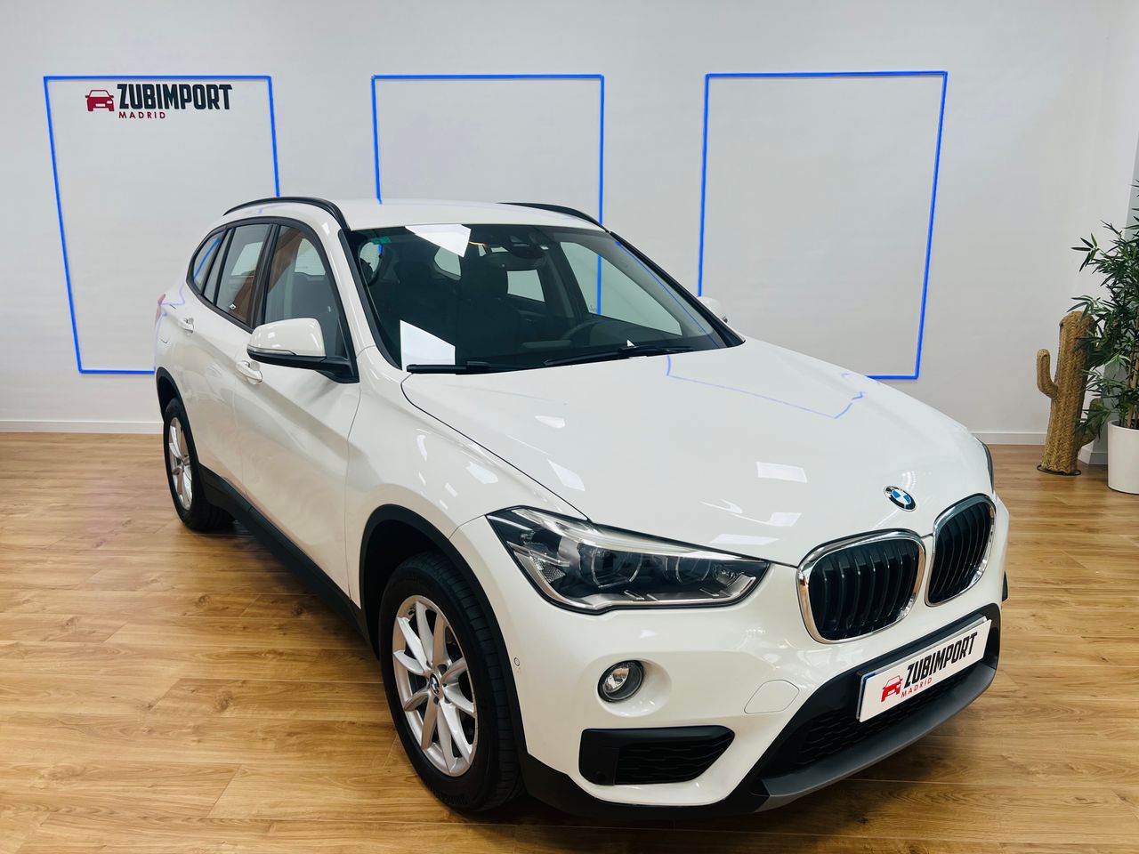 BMW X1 sDrive18d Business aut. 150CV   - Foto 1