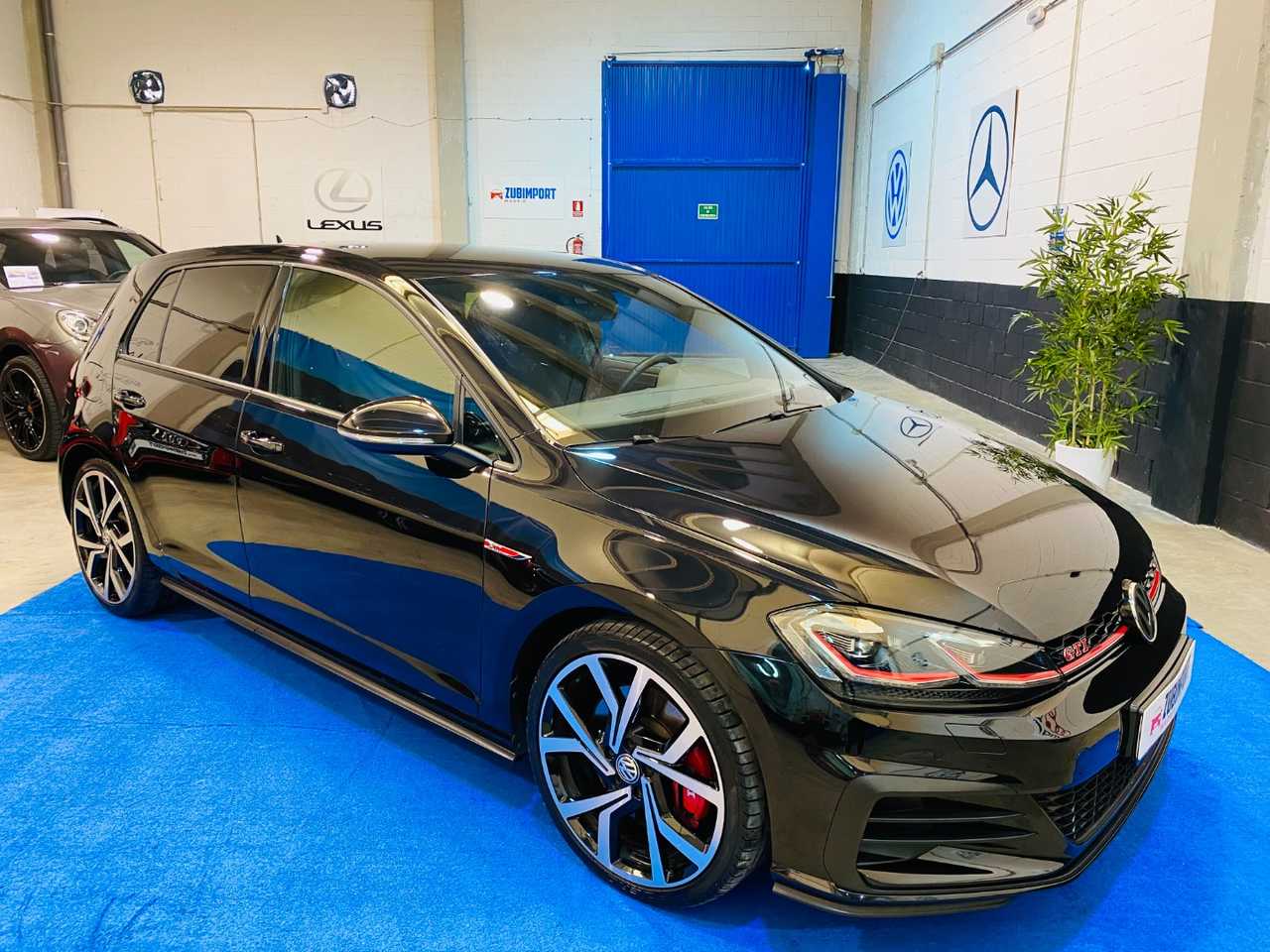 Volkswagen Golf GTI Performance 2019   - Foto 1