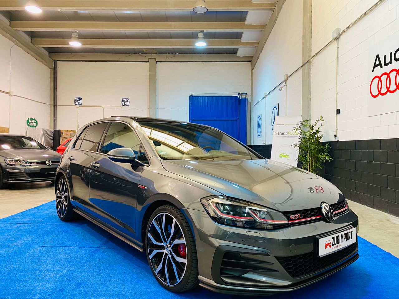 Volkswagen Golf GTI PERFORMANCE   - Foto 1