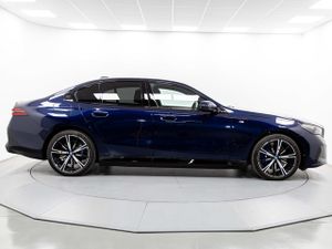 BMW i5 edrive40 250 kw (340 cv)   - Foto 21