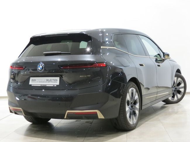 BMW iX xdrive40 240 kw (326 cv)   - Foto 5