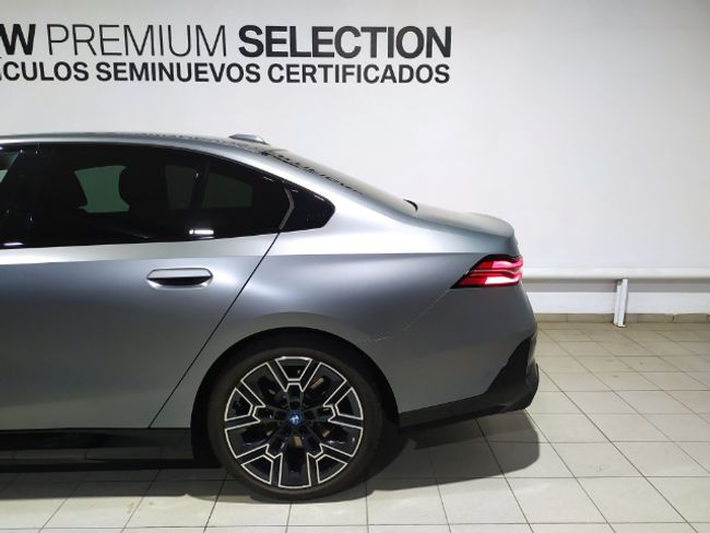 BMW i5 edrive40 250 kw (340 cv)   - Foto 13