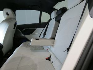 BMW i5 edrive40 250 kw (340 cv)   - Foto 21