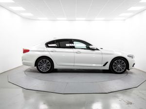 BMW Serie 5 520d 140 kw (190 cv)   - Foto 23