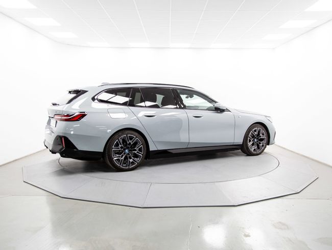 BMW i5 edrive40 touring 250 kw (340 cv)