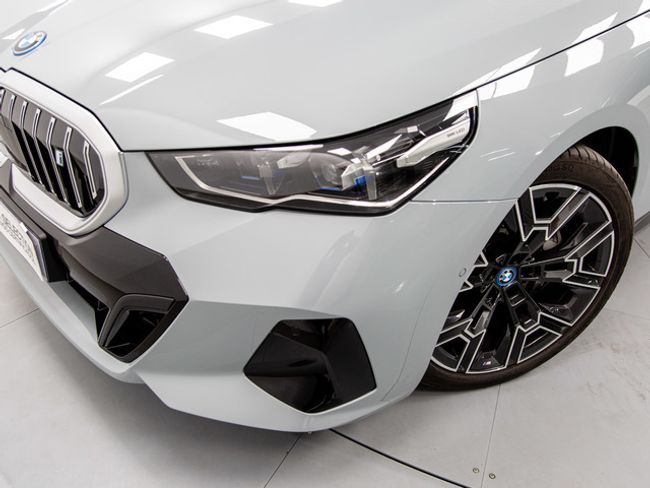 BMW i5 edrive40 250 kw (340 cv)   - Foto 7