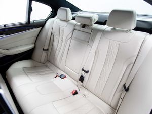 BMW Serie 5 530d 195 kw (265 cv)   - Foto 17