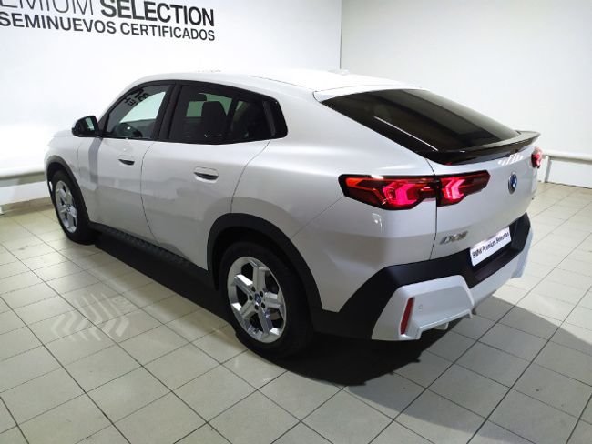 BMW iX2 edrive20 150 kw (204 cv)