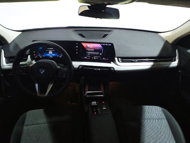 BMW iX2 edrive20 150 kw (204 cv)