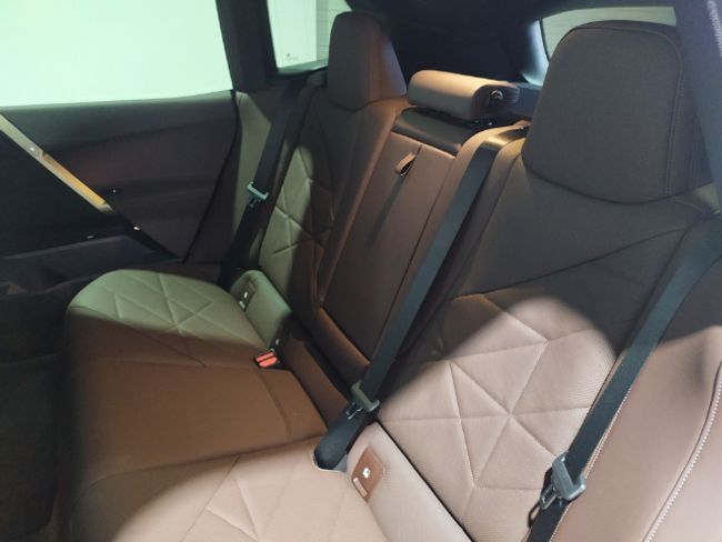 BMW iX xdrive40 240 kw (326 cv)