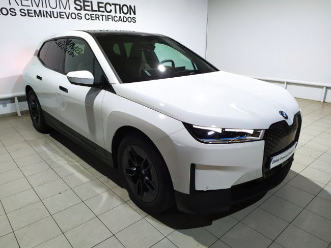 BMW iX xdrive40 240 kw (326 cv)