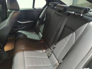 BMW Serie 3 320d 140 kw (190 cv)   - Foto 17