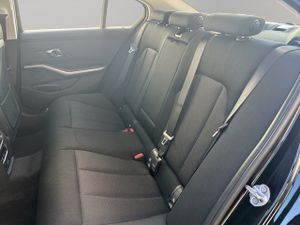 BMW Serie 3 318d 110 kw (150 cv)   - Foto 17