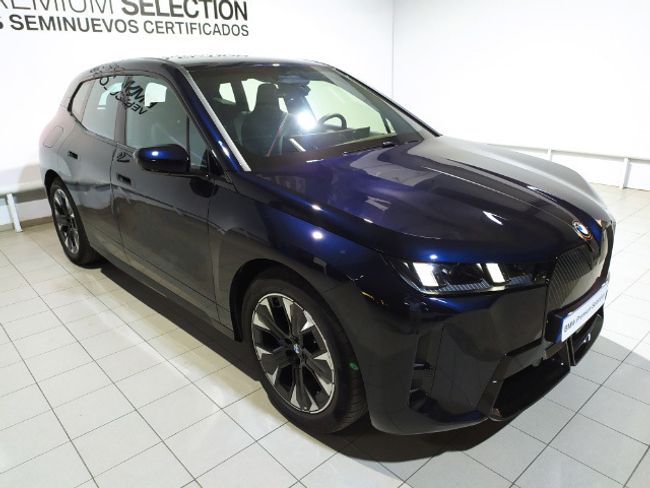 BMW iX xdrive45 300 kw (408 cv)