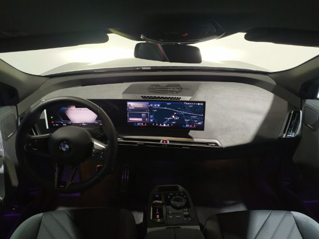 BMW iX xdrive45 300 kw (408 cv)