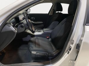 BMW Serie 3 320d 140 kw (190 cv)   - Foto 21