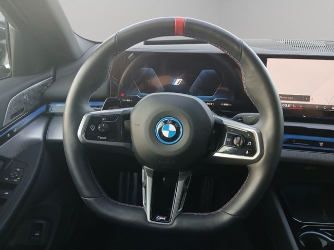 BMW i5 m60 xdrive 442 kw (601 cv)