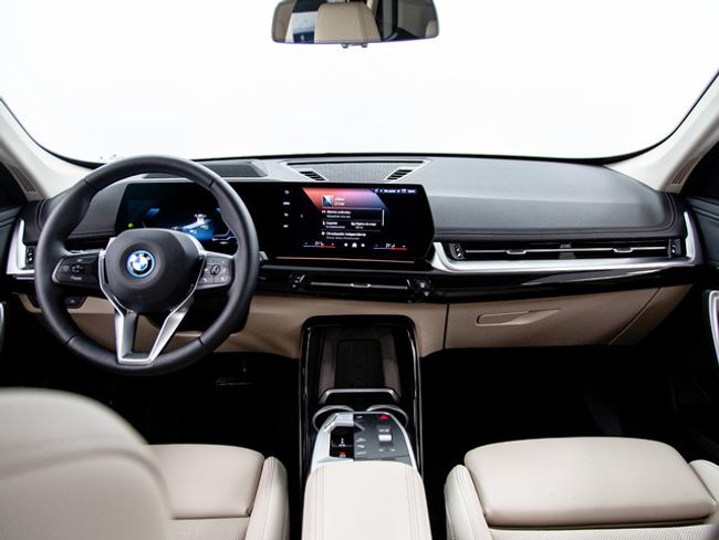BMW iX1 edrive20 150 kw (204 cv)