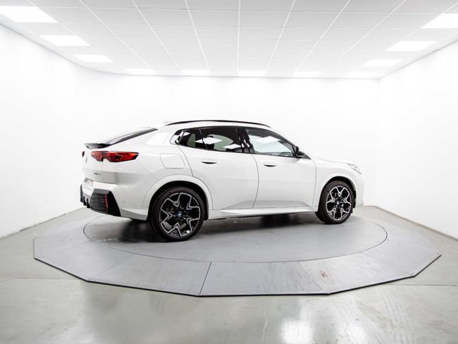 BMW iX2 edrive20 150 kw (204 cv)