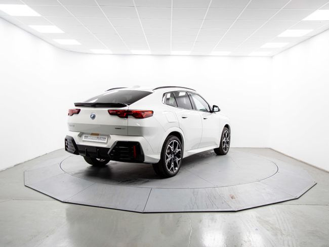 BMW iX2 edrive20 150 kw (204 cv)