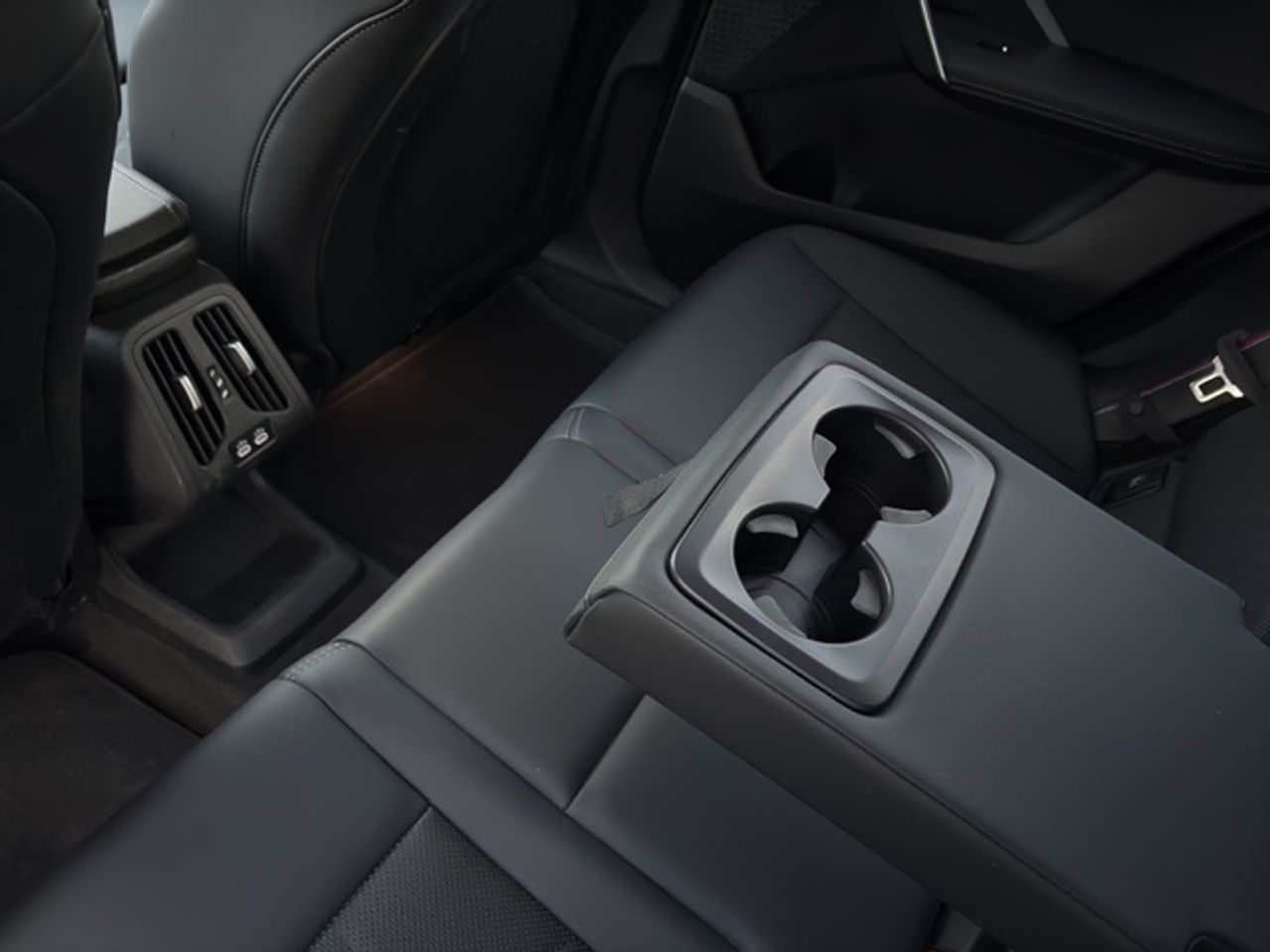 BMW iX1 edrive20 150 kw (204 cv)   - Foto 12