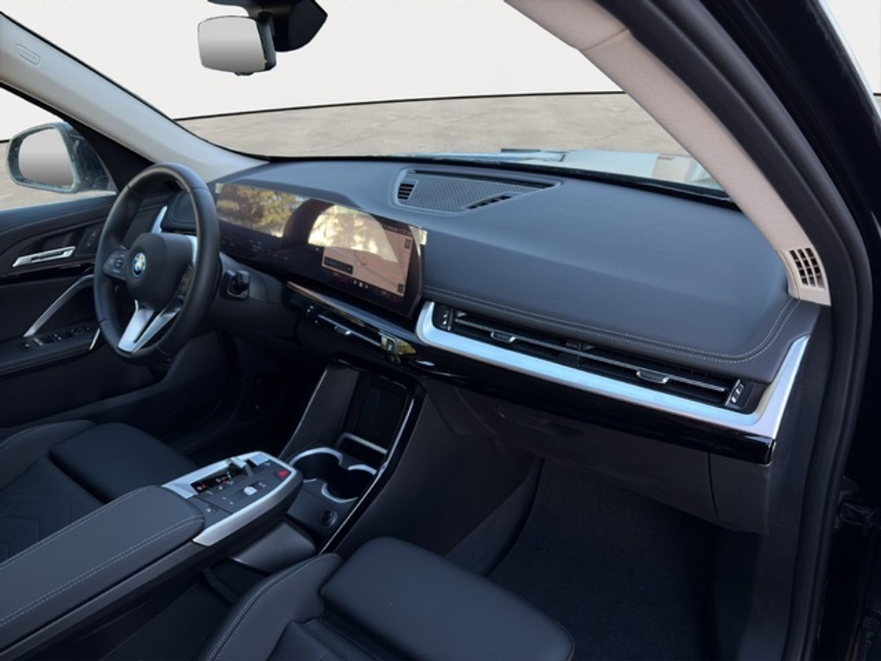 BMW iX1 xdrive30 230 kw (313 cv)  2025 Eléctrico - Foto 9