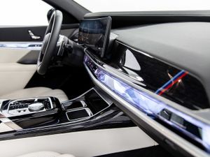 BMW Serie 7 740d xdrive 220 kw (299 cv)  2023 Diésel - Foto 29