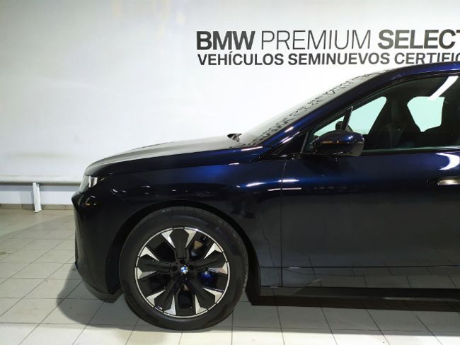 BMW iX xdrive45 300 kw (408 cv)