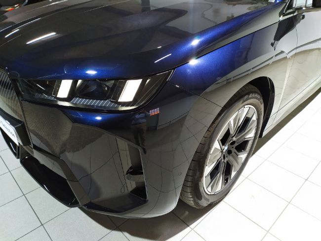 BMW iX xdrive45 300 kw (408 cv)